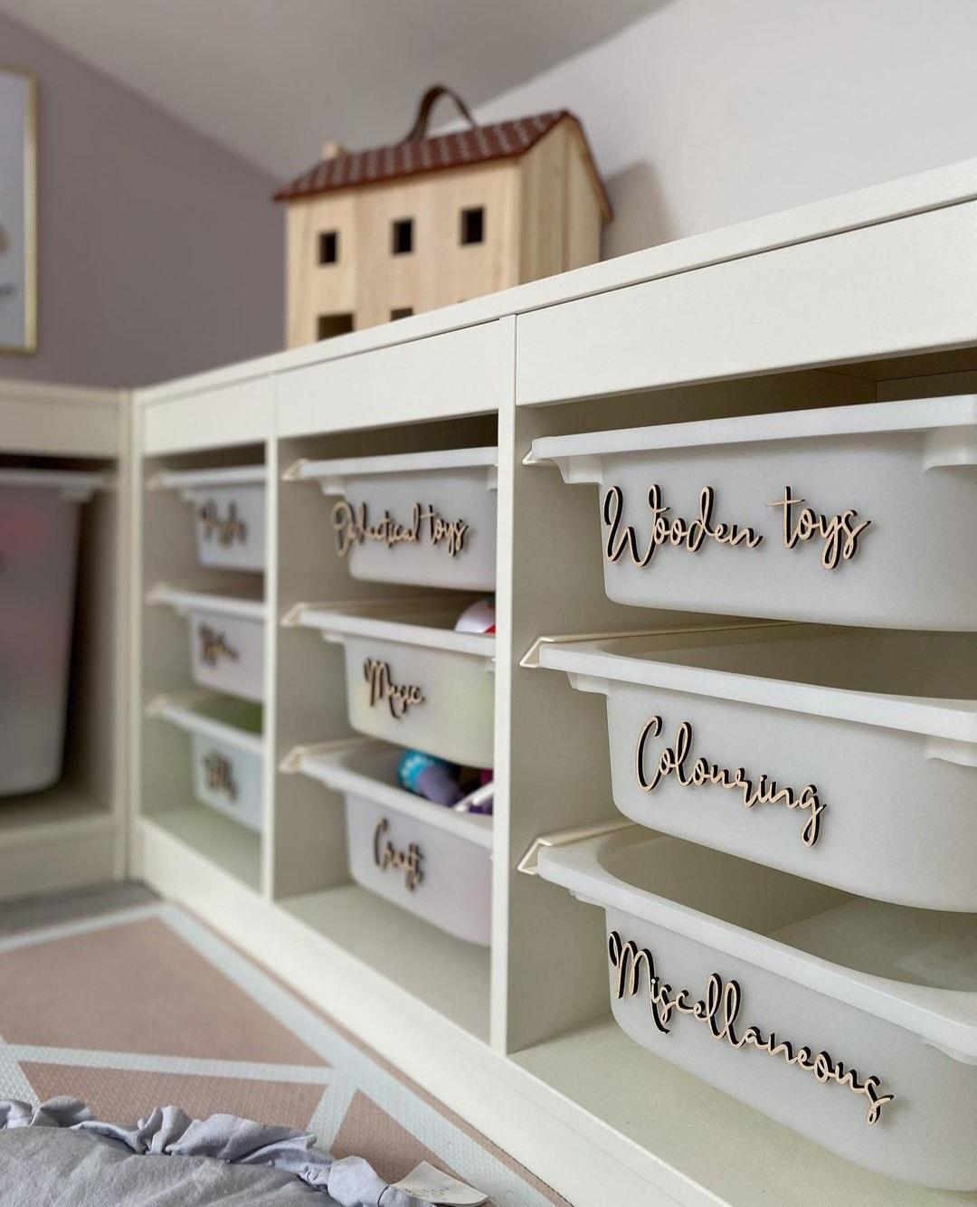 IKEA DRVENE I PLEKSIGLAS OZNAKE