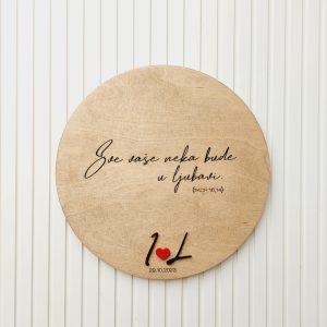 Drveni krug s citatom